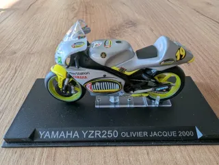 Maquetas MotoGP Aprilia y Yamaha