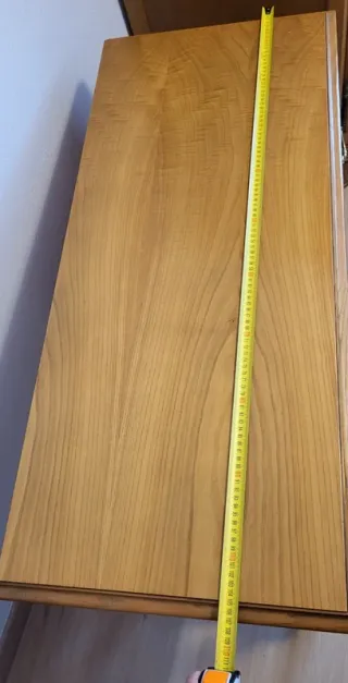 Escritorio de madera clásico con cajones, Calidad.