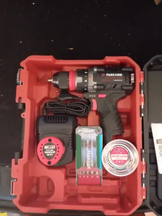 Pack Taladro Parkside 12V con accesorios