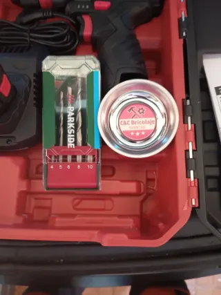 Pack Taladro Parkside 12V con accesorios