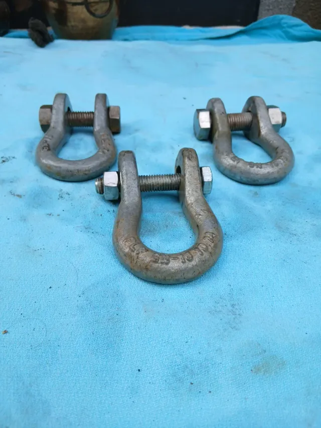 3 Grilletes de acero con tornillo