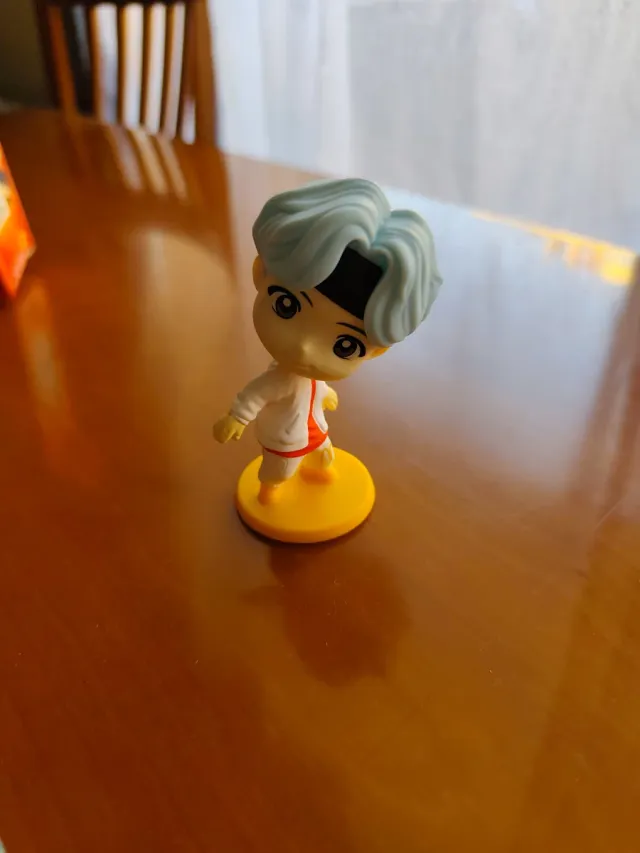 Figura Suga BTS Tiny Tan McDonald's