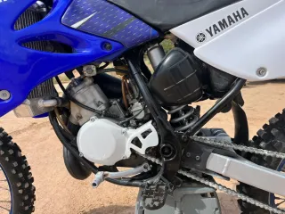 Moto Yamaha YZ 85 Azul y Blanca
