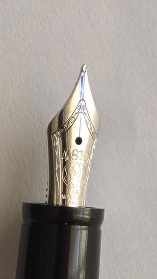 Pluma Mont Blanc 1810 14K retráctil