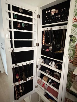 Espejo joyero de madera blanco