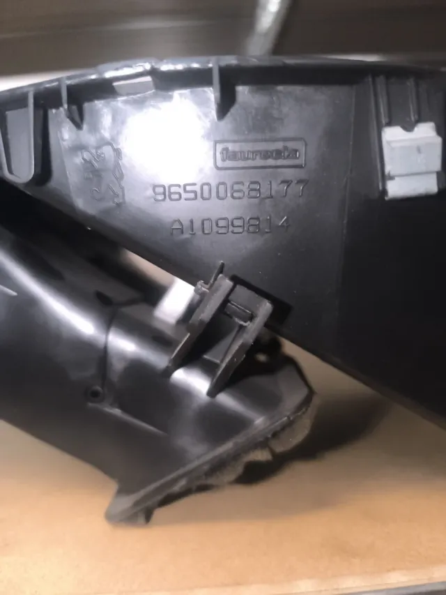 Marco Radio/Aire Peugeot 207cc