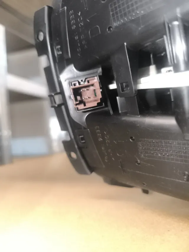 Marco Radio/Aire Peugeot 207cc