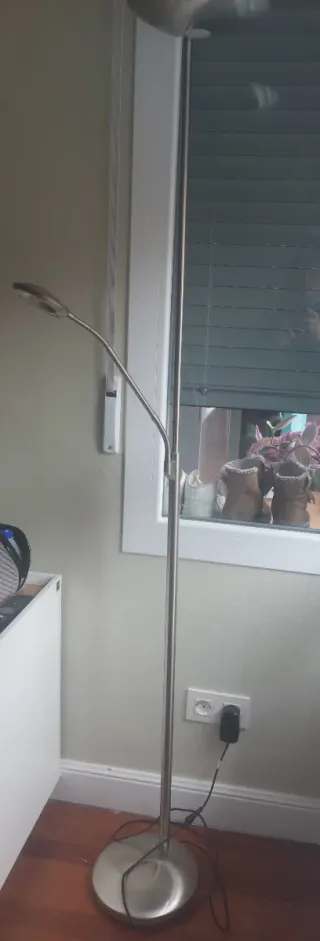 Lámpara de pie salón metal plateado