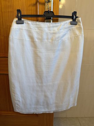 Falda tubo blanca elegante