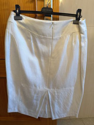Falda tubo blanca elegante