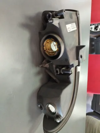 Faro Delantero Dcho. Chrysler Voyager OEM