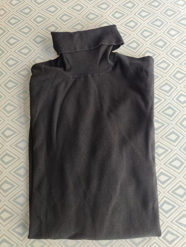 Jersey cuello alto negro Zara