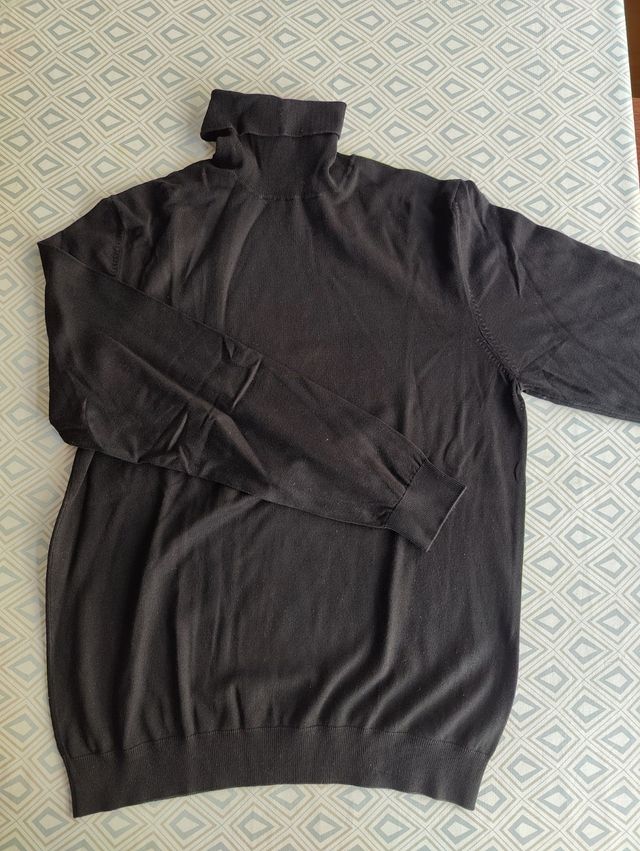 Jersey cuello alto negro Zara