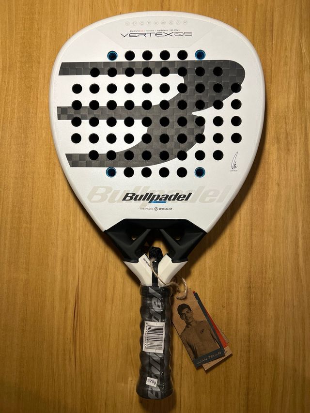 BULLPADEL VERTEX 05 (2026) 362g. NUEVA AL 100%.