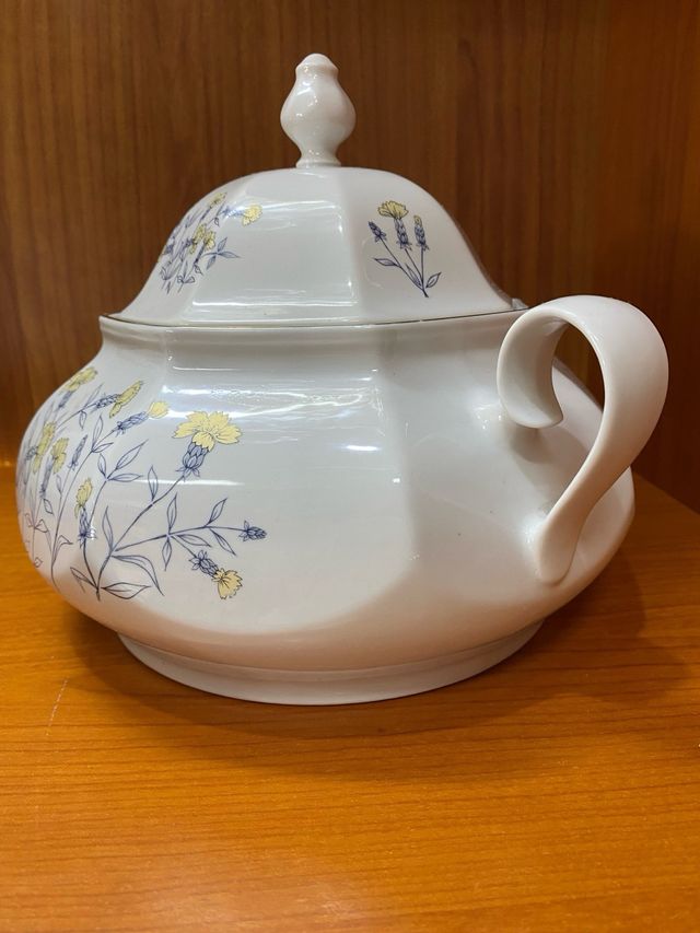 Zuppiera Tognana in porcellana decorata