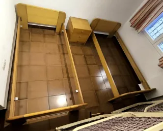 Set habitación: 2 Camas Madera Maciza + Somier