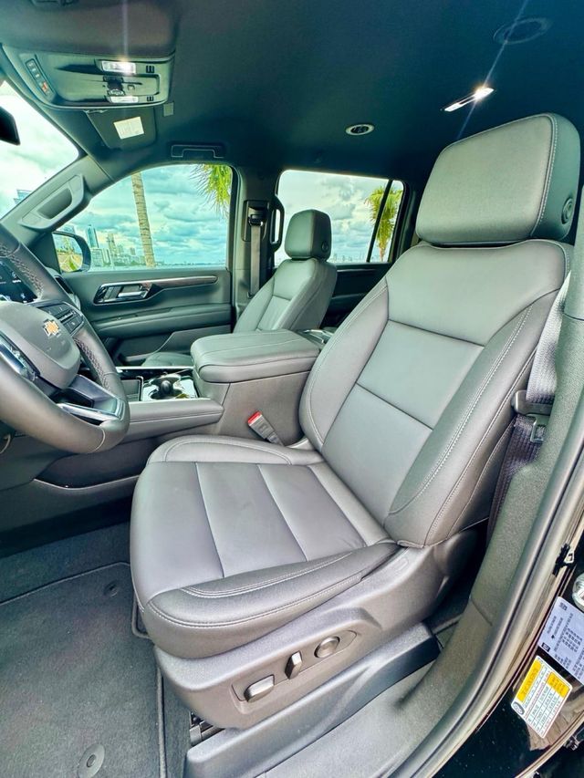 Chevrolet Suburban LT 2025