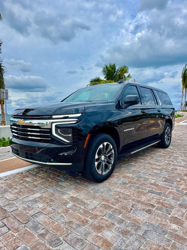 Chevrolet Suburban LT 2025