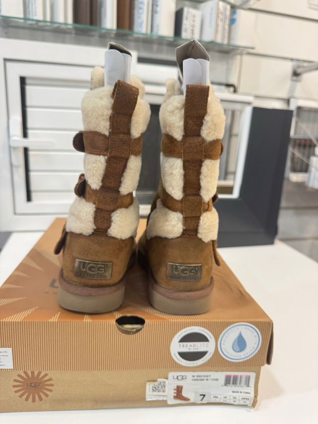 Botas UGG W Becket Talla 38 Marrón