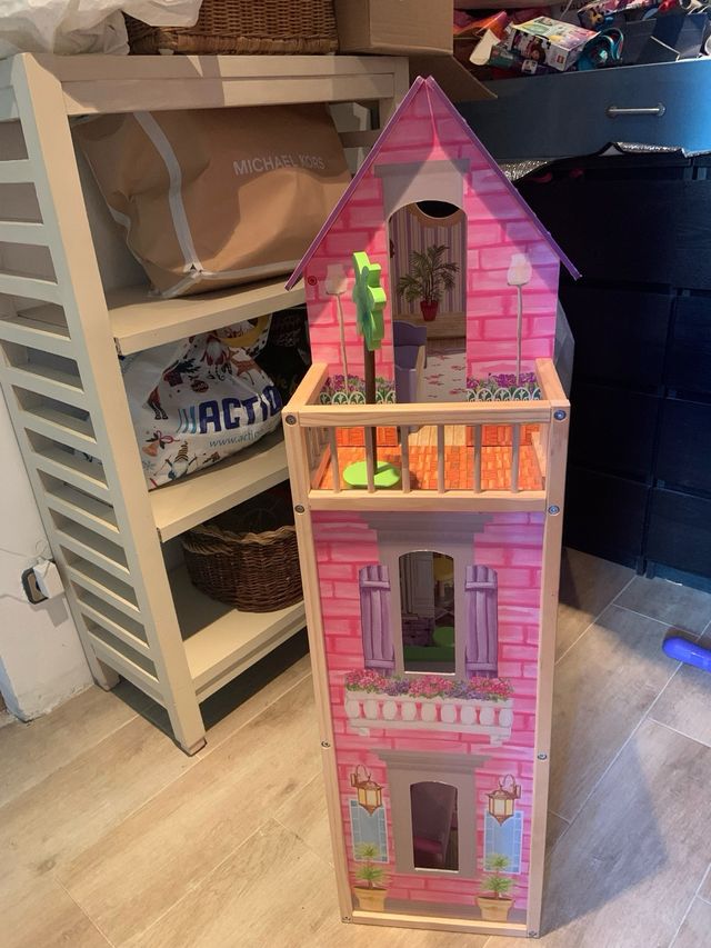 Casa de bonecas KidKraft com móveis