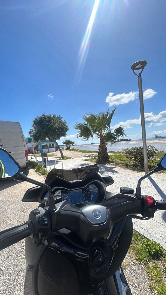 Yamaha XMAX 125cc Negra