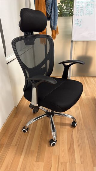 Mobiliario de Oficina (escritorios, sillas, etc.)