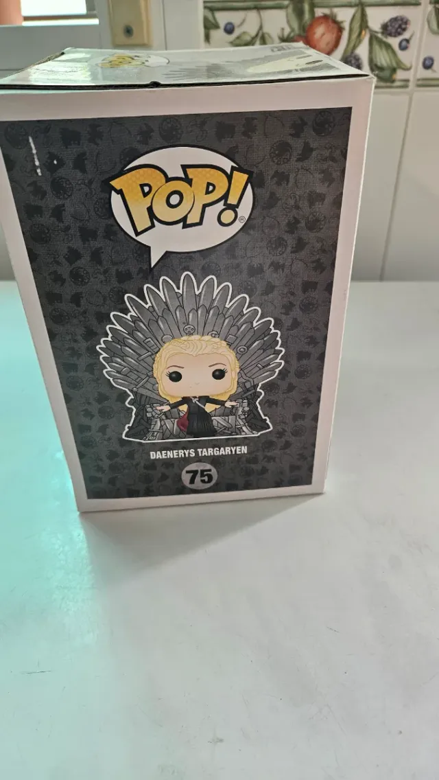 Funko Pop! Daenerys Targaryen en el trono n° 75