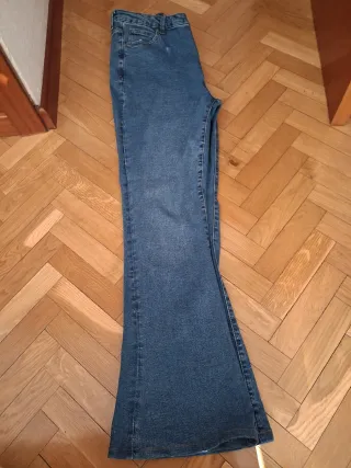 Pantalón vaquero campana azul