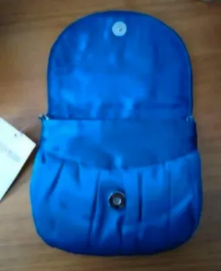 Bolso de fiesta Nora azul raso con brillos