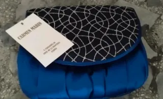 Bolso de fiesta Nora azul raso con brillos