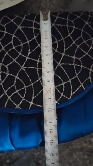 Bolso de fiesta Nora azul raso con brillos