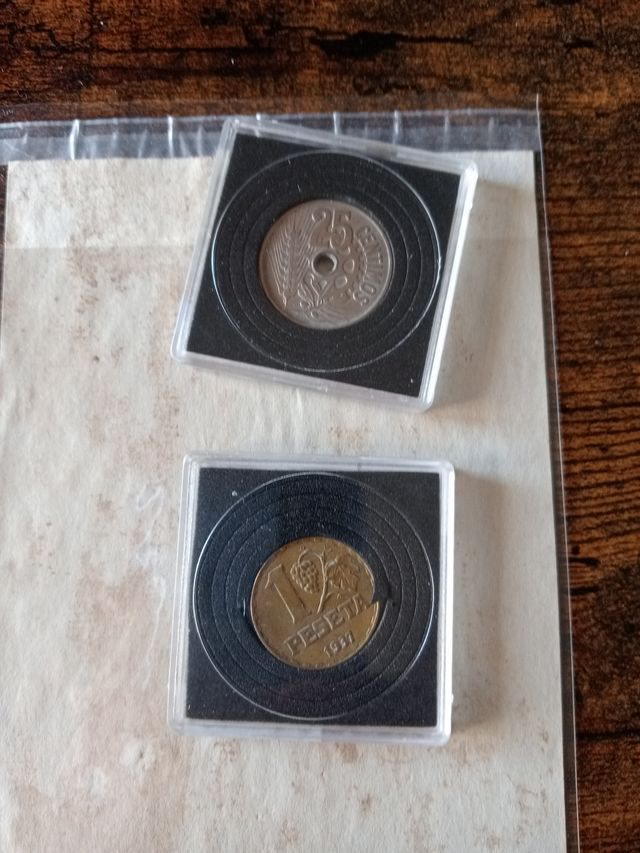 Lote II República: Billetes, Monedas y Sellos