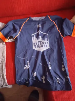 Camiseta montaña HG y Land Negra/Amarilla