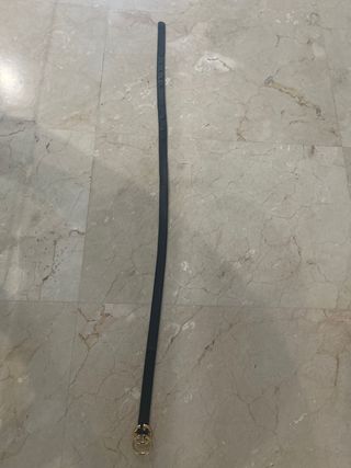 Cinturón Gucci Negro Hebilla Dorada GG