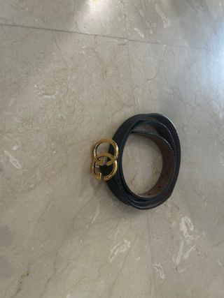 Cinturón Gucci Negro Hebilla Dorada GG