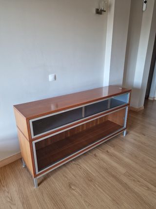 Mueble vitrina madera y metal