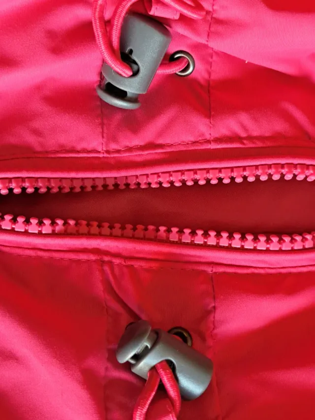 Mono de nieve rosa para niña