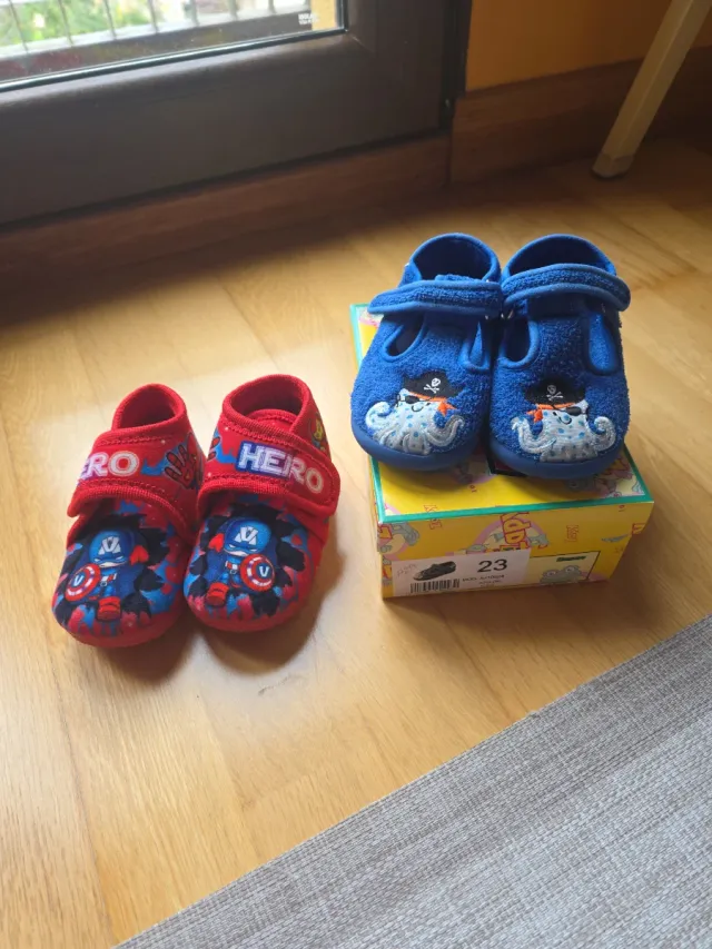 Zapatillas infantiles Talla 22 y 23