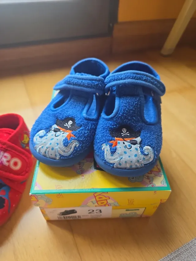 Zapatillas infantiles Talla 22 y 23