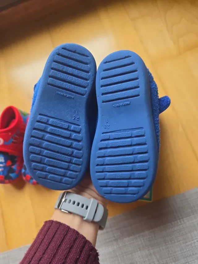 Zapatillas infantiles Talla 22 y 23