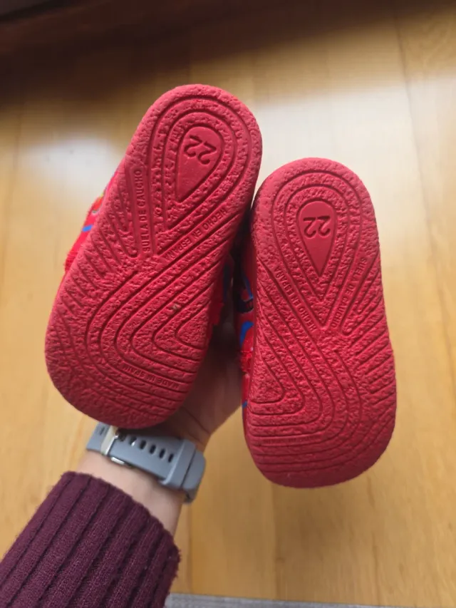 Zapatillas infantiles Talla 22 y 23