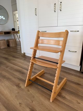 Silla de madera ajustable