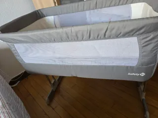 Minicuna colecho Safety 1st gris