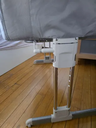 Minicuna colecho Safety 1st gris