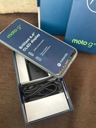 Motorola G31 128GB Azul Nuevo con Accesorios