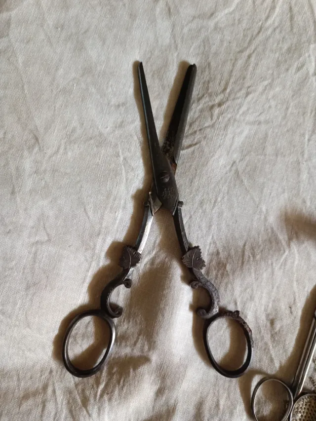 Estuche vintage tijeras costura y auxiliares