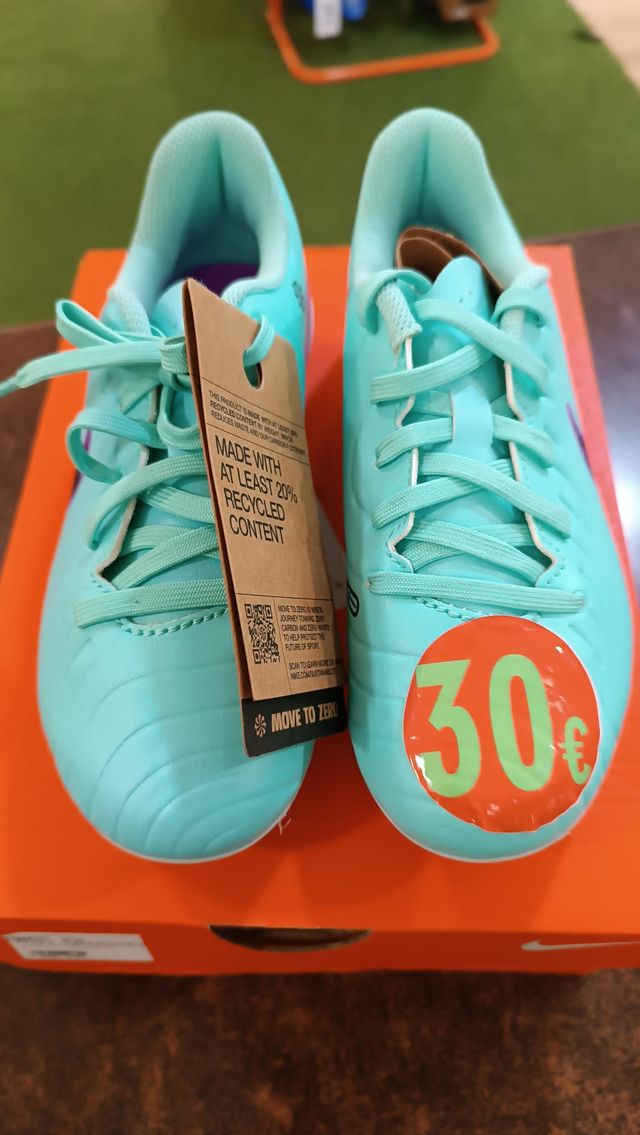 Botas Fútbol Nike Legend Niño Talla 32 Nuevas