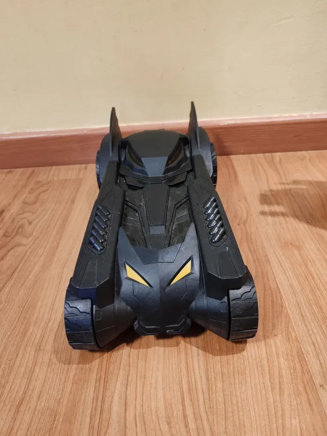 Batcueva y Batmobile Batman