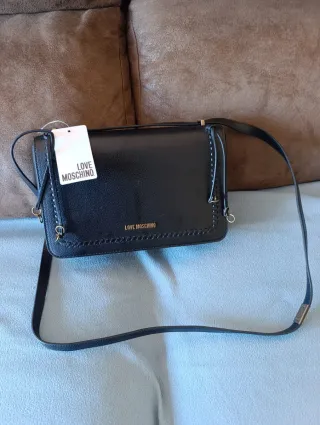 Bolso Love Moschino Piel Negro Convertible Bandole