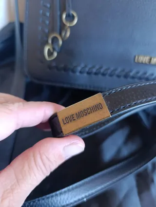 Bolso Love Moschino Piel Negro Convertible Bandole